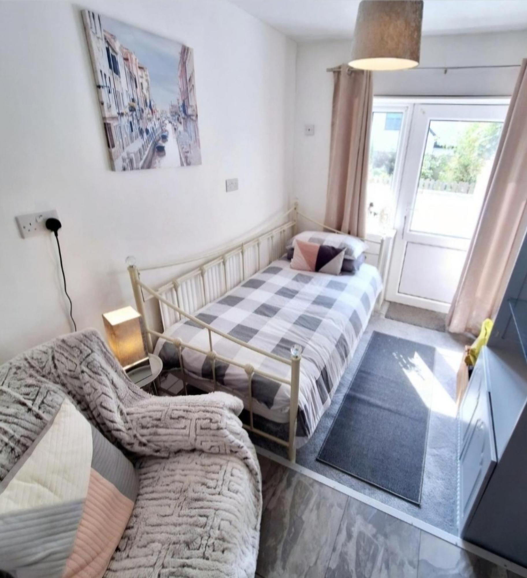 Beautiful 2 Bedroom Annexe In Popular Town Location Нарберт Экстерьер фото